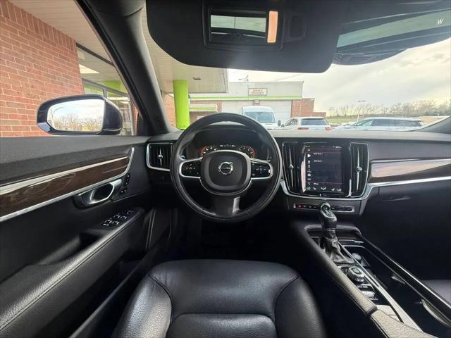 2018 Volvo S90 T5 Momentum