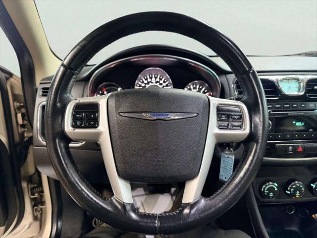 2013 Chrysler 200 Touring