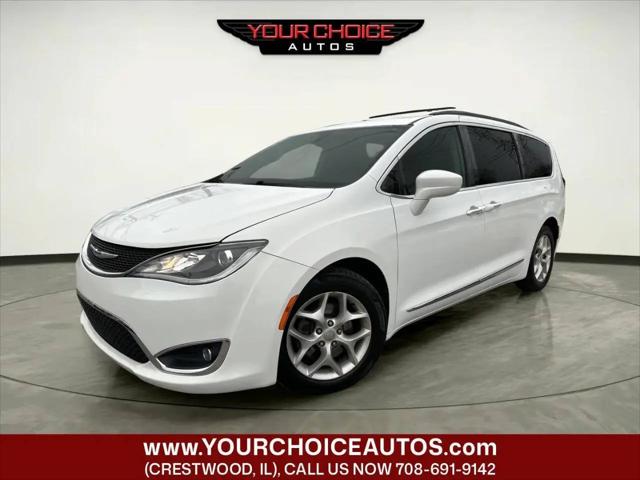 2017 Chrysler Pacifica Touring-L for sale in Crestwood, IL