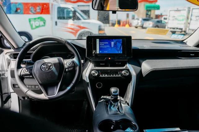2024 Toyota Venza LE