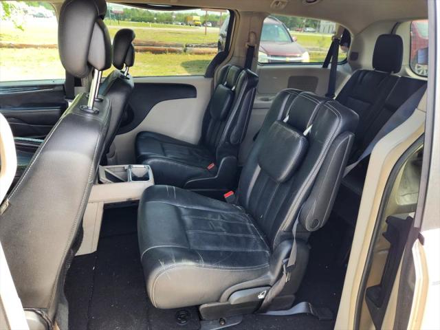 2015 Chrysler Town & Country Touring