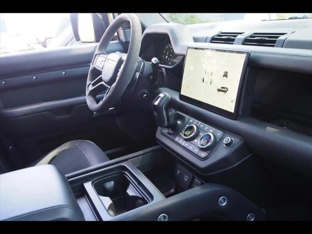 2024 Land Rover Defender 110 P525 V8
