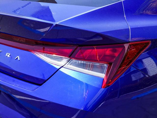 2023 Hyundai Elantra SE