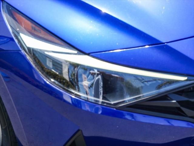 2023 Hyundai Elantra SE