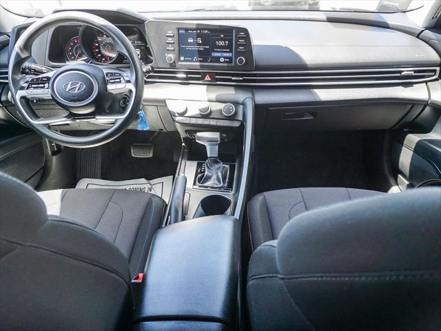 2023 Hyundai Elantra SE