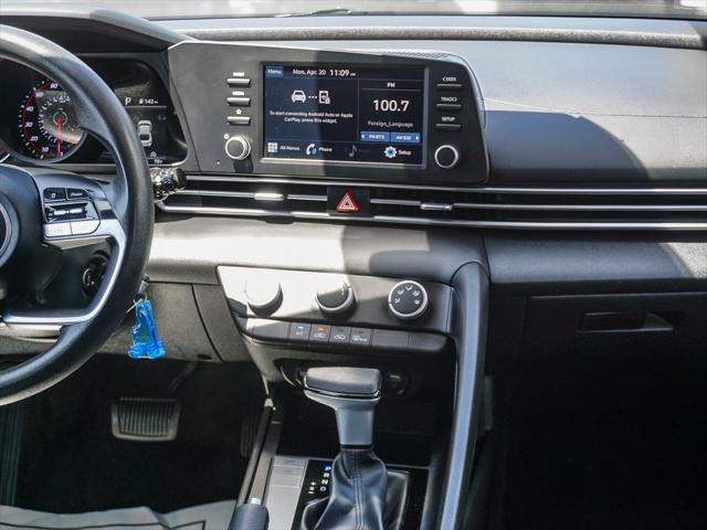 2023 Hyundai Elantra SE