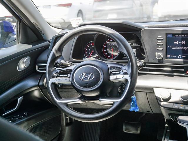 2023 Hyundai Elantra SE