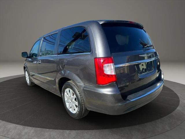 2016 Chrysler Town & Country Touring