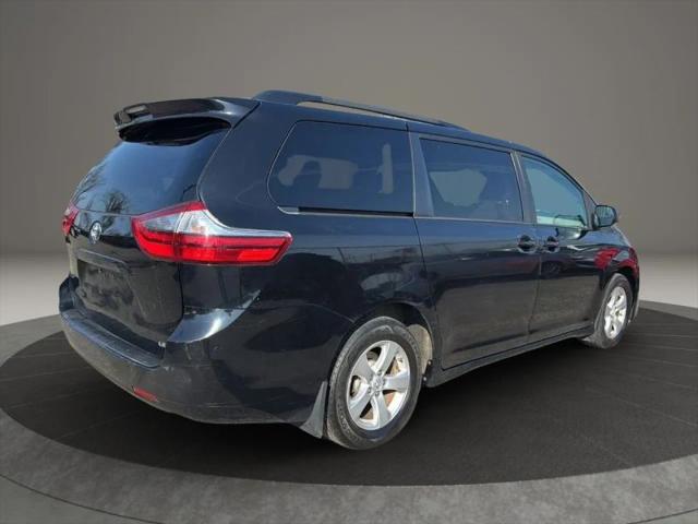 2020 Toyota Sienna LE