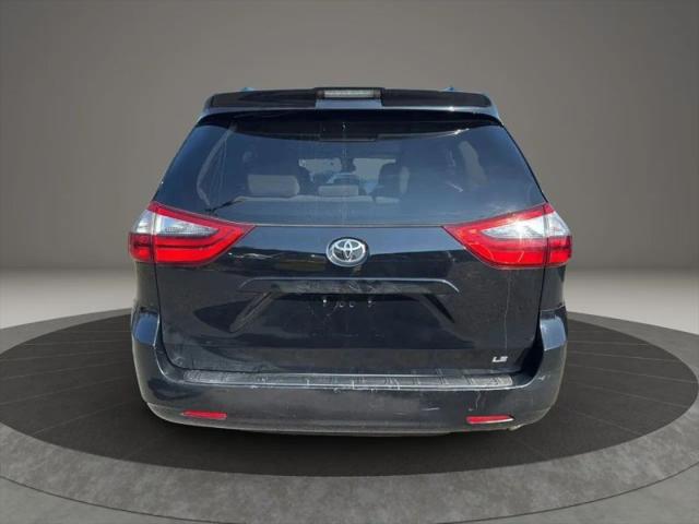 2020 Toyota Sienna LE