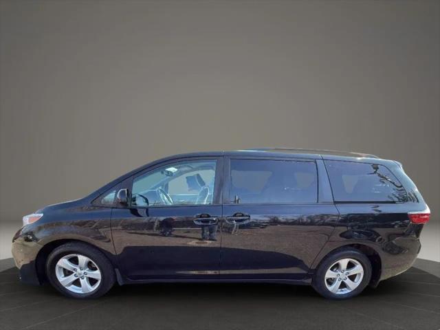 2020 Toyota Sienna LE