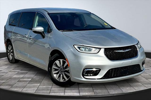 2023 Chrysler Pacifica Hybrid Touring L