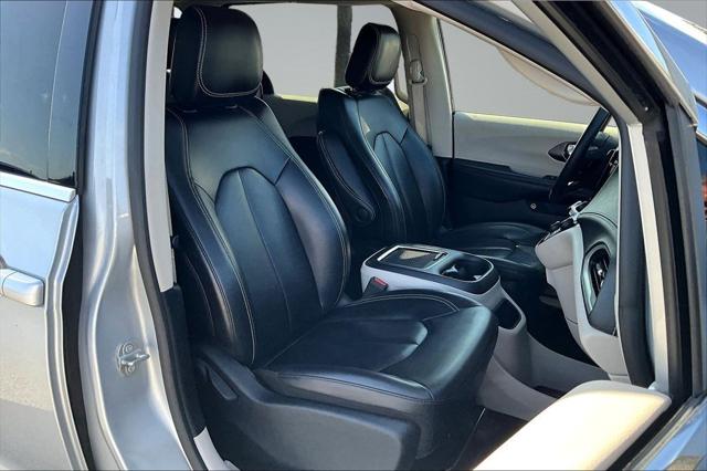 2023 Chrysler Pacifica Hybrid Touring L