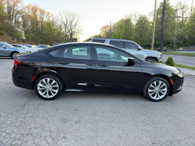 2016 Chrysler 200 S
