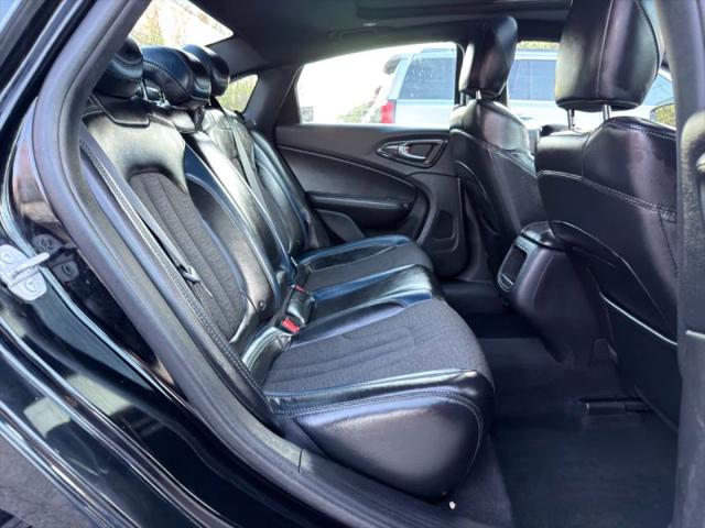 2016 Chrysler 200 S