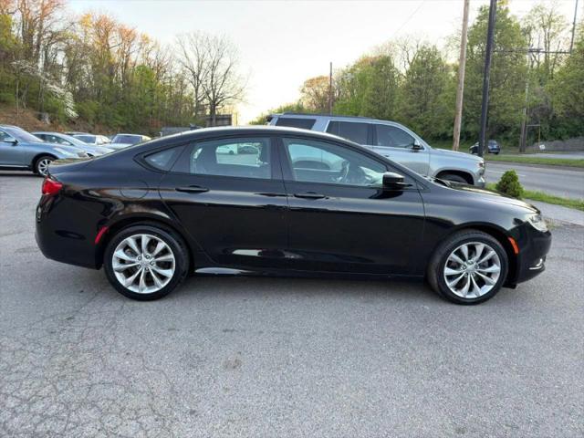 2016 Chrysler 200 S