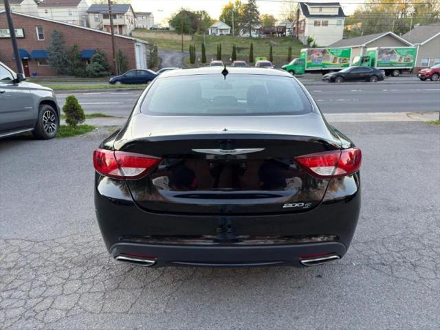2016 Chrysler 200 S