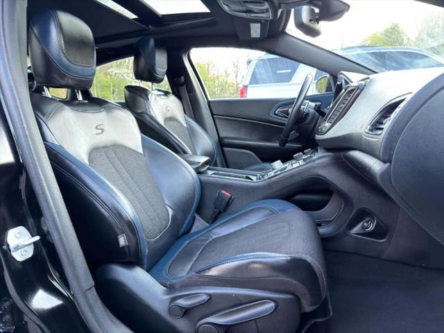 2016 Chrysler 200 S