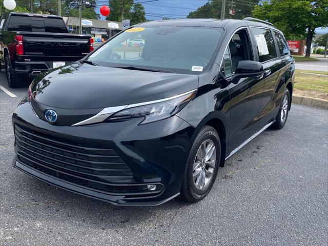 2025 Toyota Sienna XLE