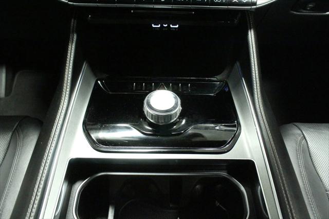 2024 Jeep Wagoneer Series II Carbide 4x2