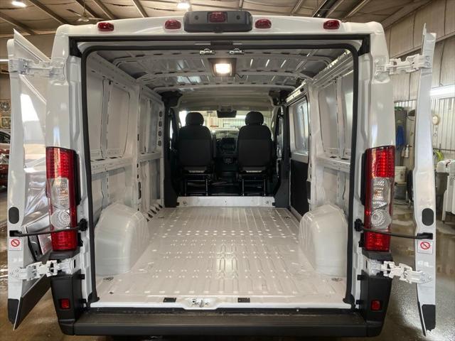 2026 Ram ProMaster Cargo Van Tradesman Low Roof 136 WB w/Pass Seat