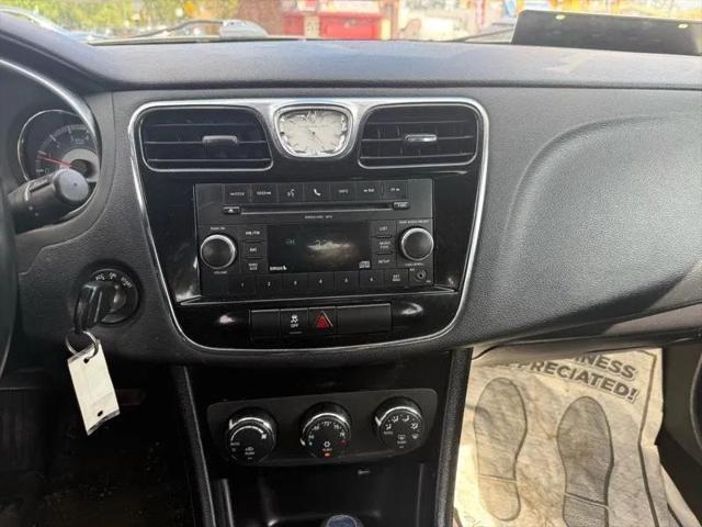2011 Chrysler 200 Touring
