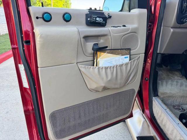 1999 Ford E-250 Base