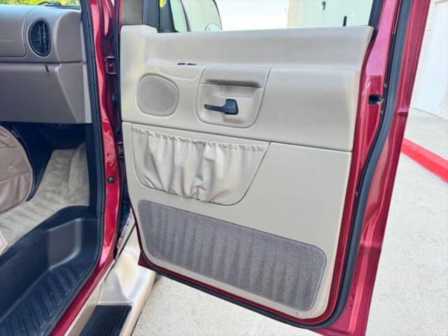1999 Ford E-250 Base