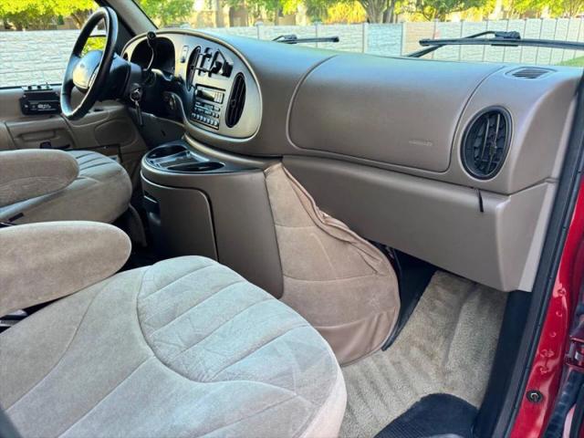 1999 Ford E-250 Base