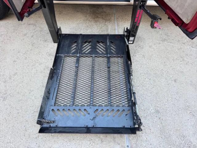 1999 Ford E-250 Base