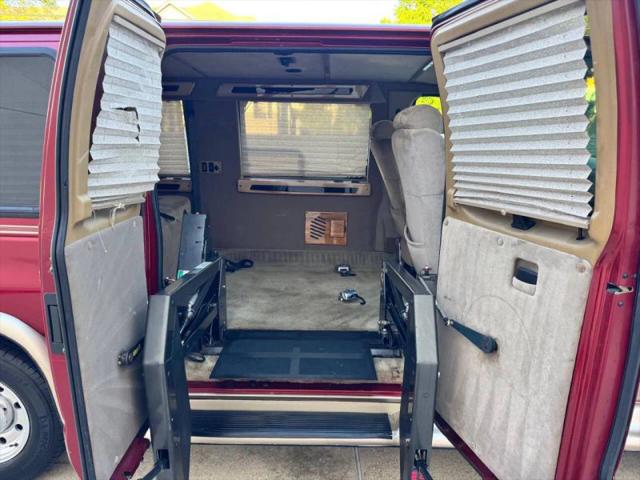 1999 Ford E-250 Base