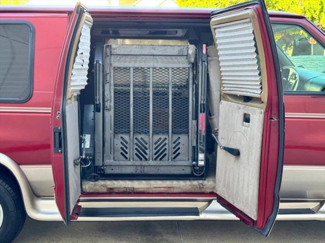 1999 Ford E-250 Base