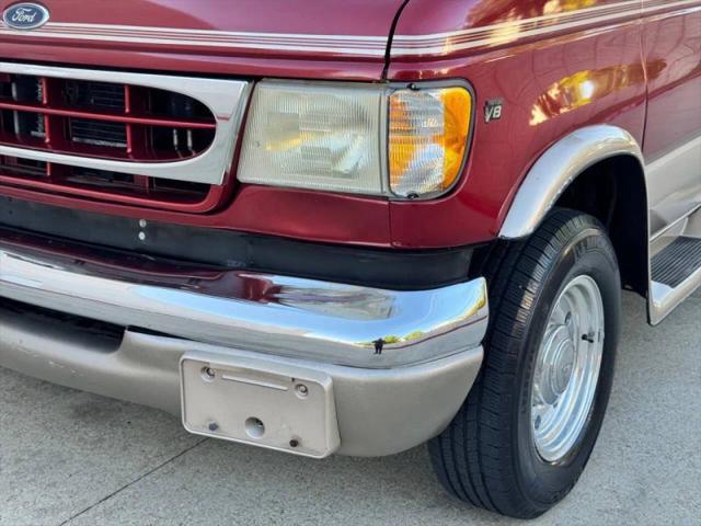 1999 Ford E-250 Base