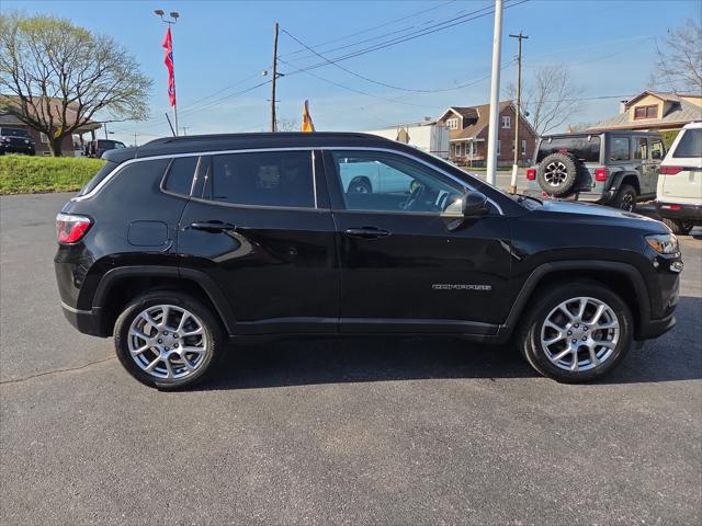 2022 Jeep Compass Latitude Lux 4x4 2022 Jeep Compass Latitude Lux 4x4