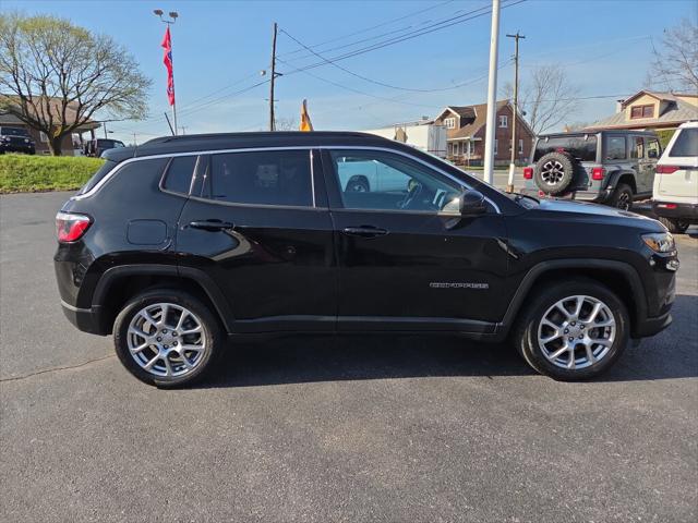 2022 Jeep Compass Latitude Lux 4x4 2022 Jeep Compass Latitude Lux 4x4