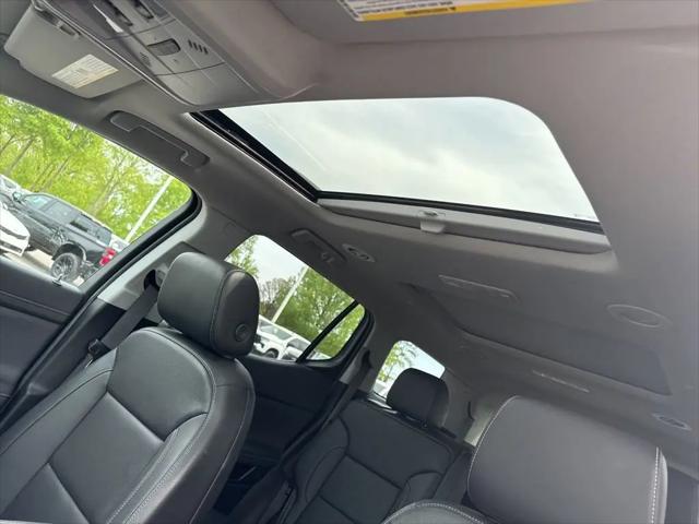 2023 GMC Acadia AWD SLT