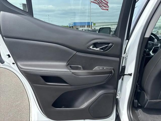 2023 GMC Acadia AWD SLT