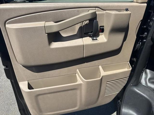 2026 Chevrolet Express Cargo Van 2500 Regular Wheelbase, WT, RWD