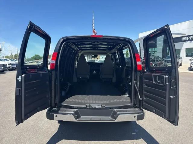 2026 Chevrolet Express Cargo Van 2500 Regular Wheelbase, WT, RWD