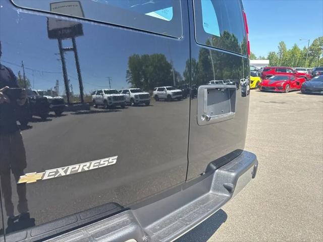 2026 Chevrolet Express Cargo Van 2500 Regular Wheelbase, WT, RWD