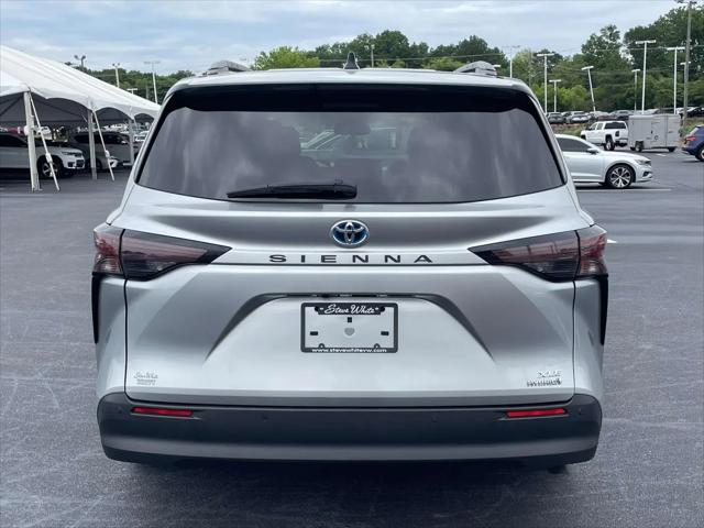 2024 Toyota Sienna XLE