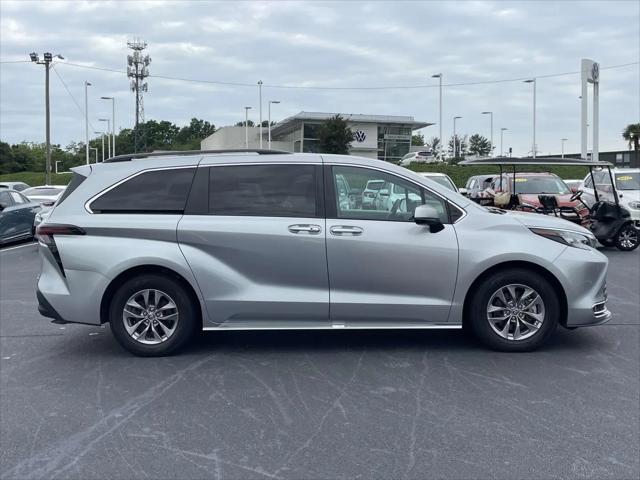 2024 Toyota Sienna XLE