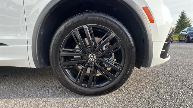 2022 Volkswagen Tiguan 2.0T SE R-Line Black