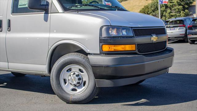 2026 Chevrolet Express Cargo Van 2500 Regular Wheelbase, WT, RWD