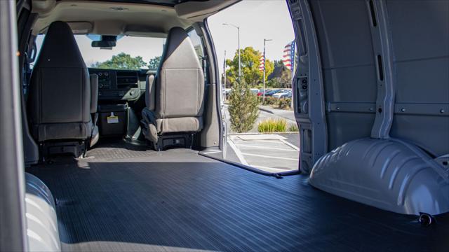 2026 Chevrolet Express Cargo Van 2500 Regular Wheelbase, WT, RWD