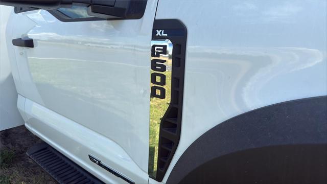 2025 Ford 600 XL