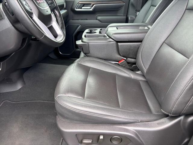 2025 GMC Sierra 1500 2WD Crew Cab Short Box SLT