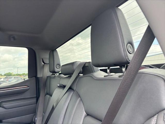 2025 GMC Sierra 1500 2WD Crew Cab Short Box SLT
