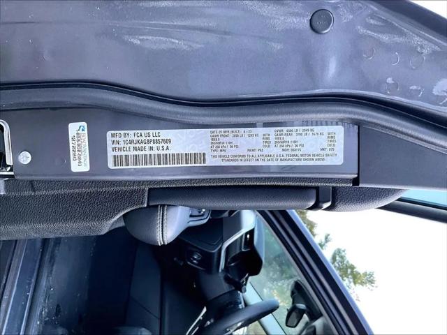 2023 Jeep Grand Cherokee L Laredo 4x4