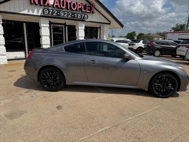 2015 INFINITI Q60 Standard
